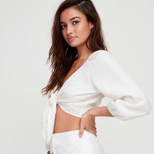 Aritzia White Linen Long Sleeve Cropped Tie Up Top (sold out style “TENLEY”)